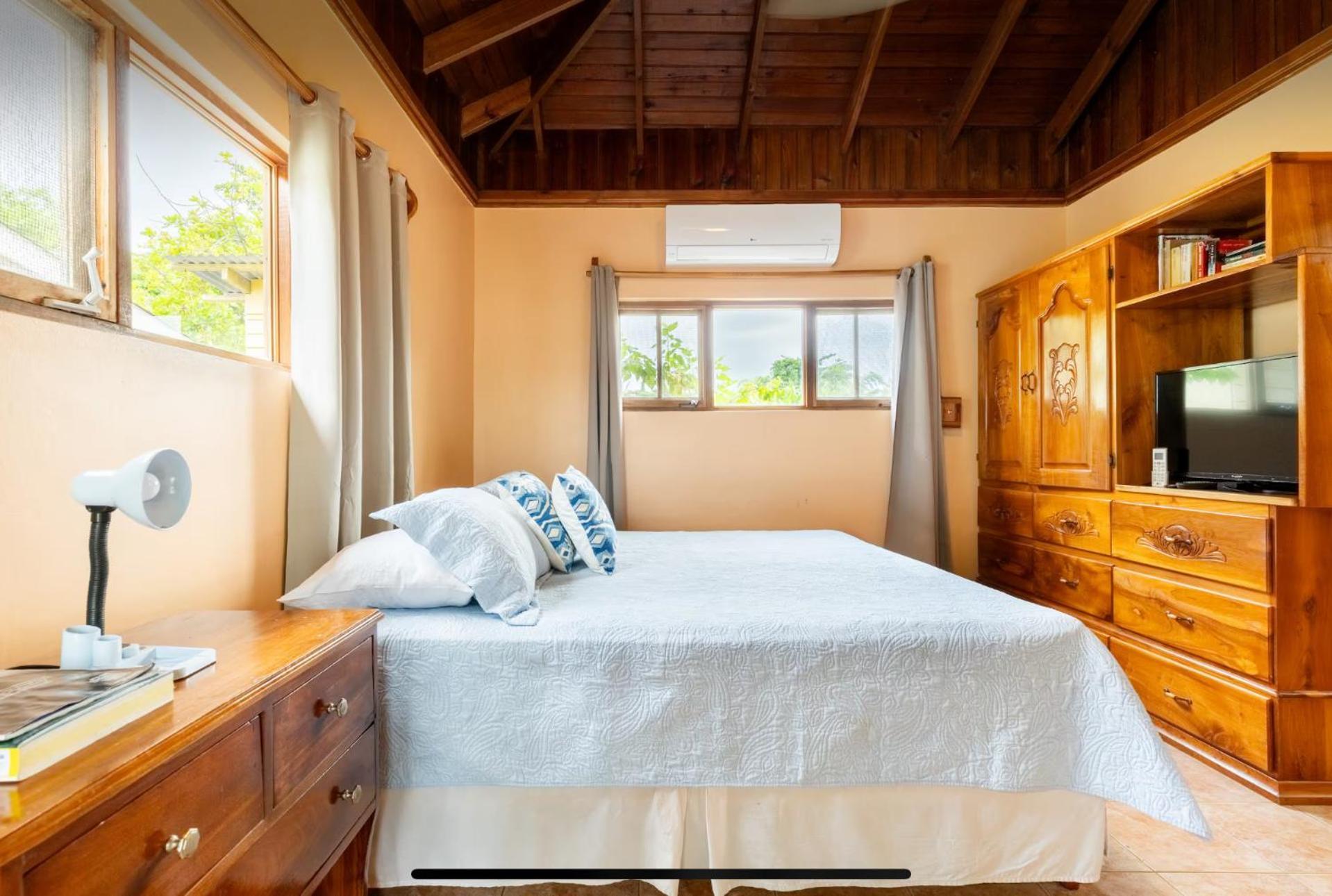 R&v Holiday home Negril